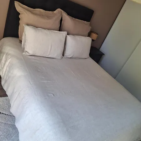 فندق مبيت وإفطار 2 D'hotes